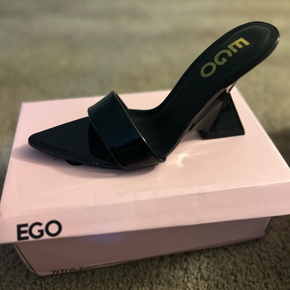 PAPRIKA POINTED PEEP TOE CUT OUT WEDGE HEEL MULE IN BLACK PATENT - Picture 1 of 5